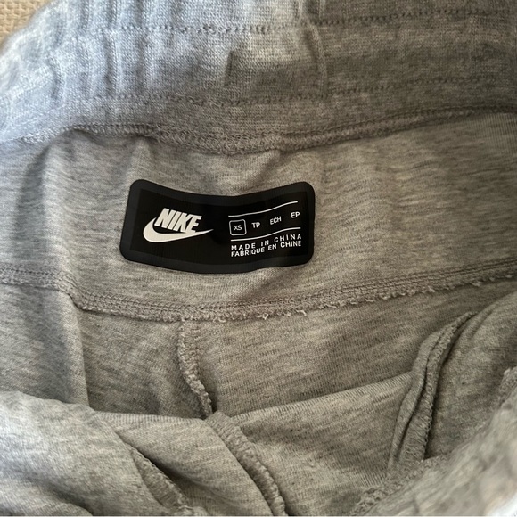 Nike | Grey Sportswear Tech Fleece Pant | Size XS | Excellent Condition - Picture 8 of 8